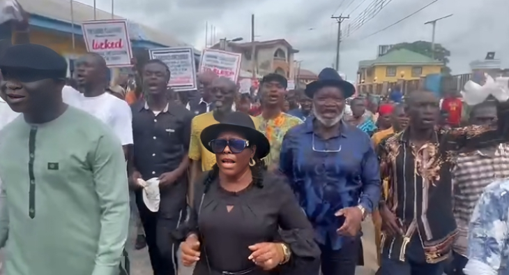 Rivers-LG-protesters